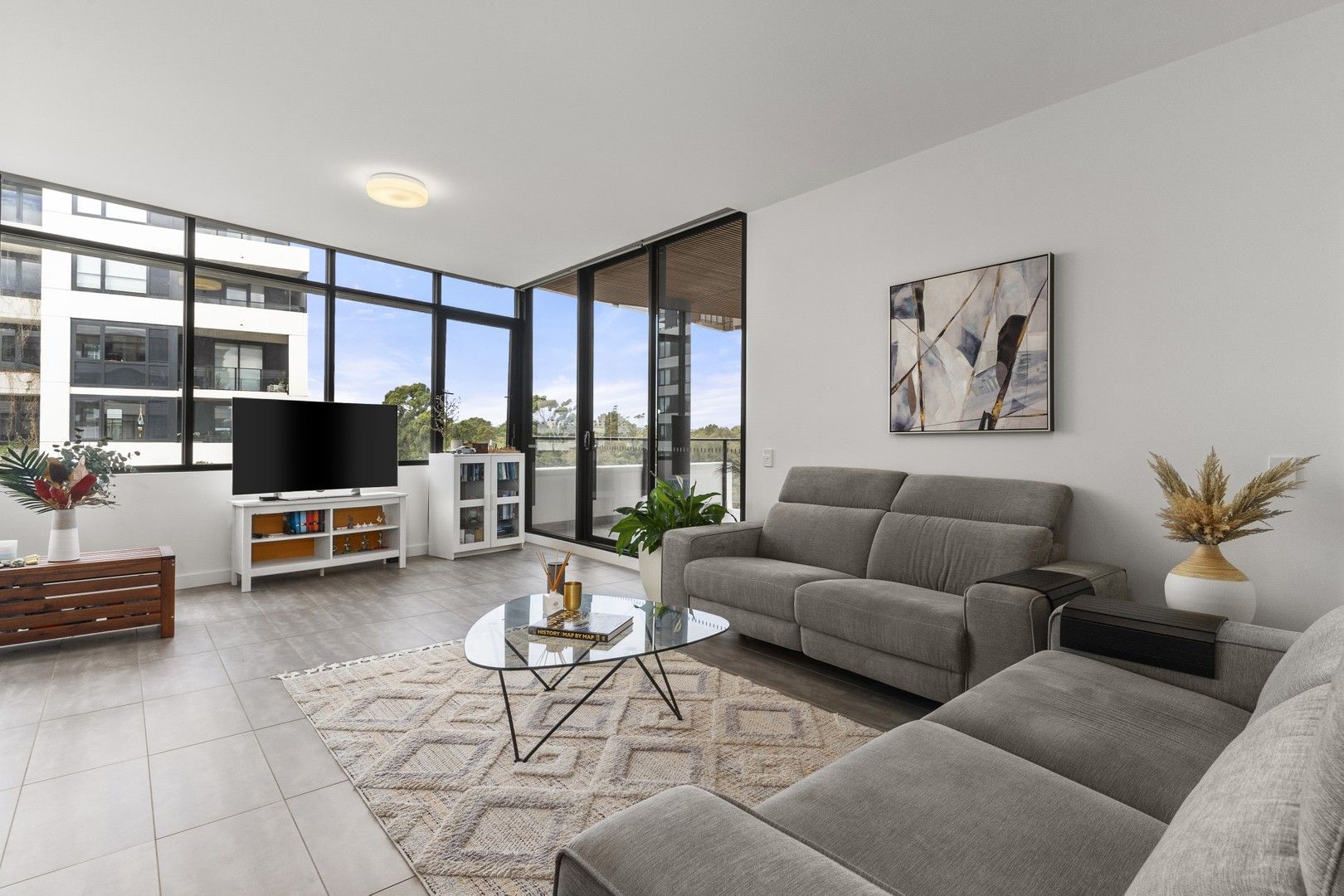 2 bedrooms Apartment / Unit / Flat in 306/475 Captain Cook Drive WOOLOOWARE NSW, 2230