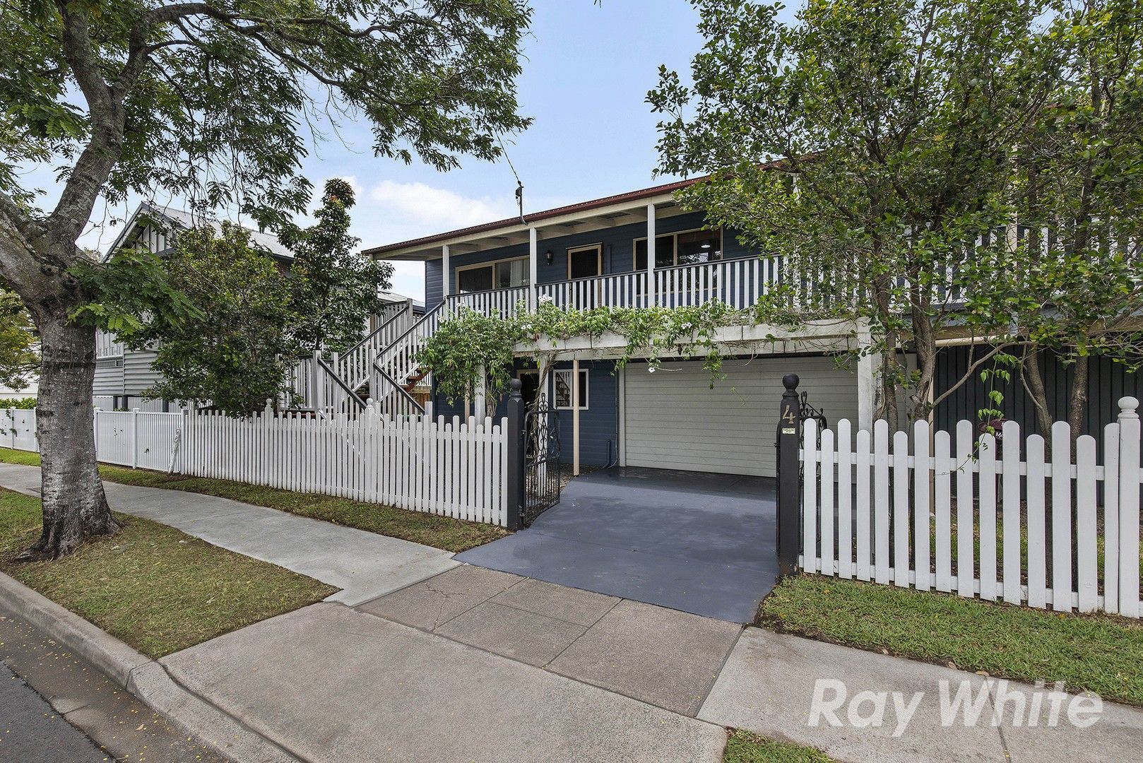 5 bedrooms House in 4 Shaw Road KALINGA QLD, 4030