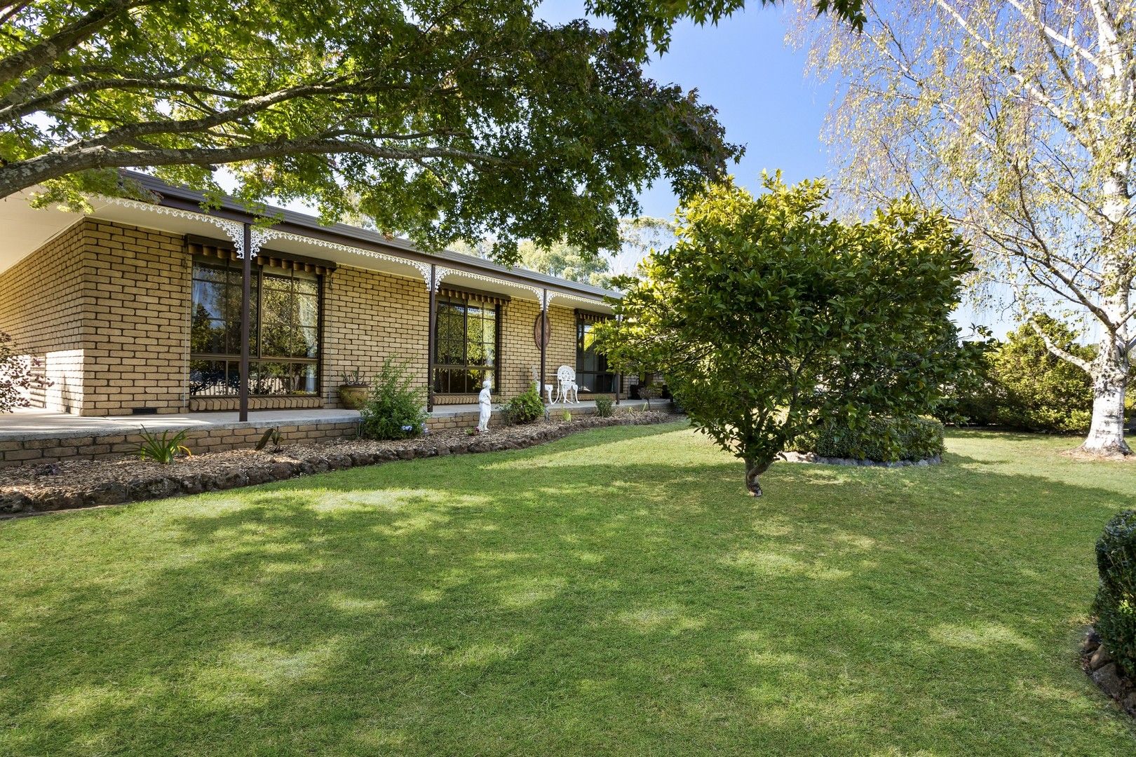 4 bedrooms House in 5 Macadam Street DAYLESFORD VIC, 3460