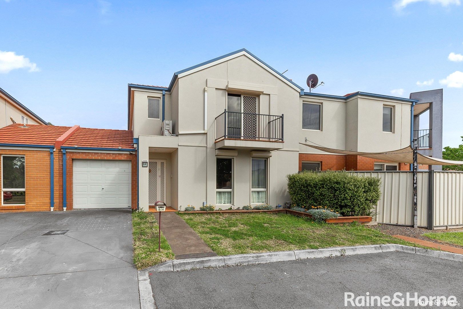 5/4 Landers Court, Caroline Springs VIC 3023, Image 0