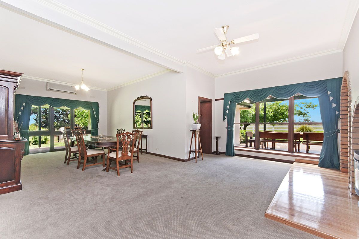 39 Philmore Road, Bushfield VIC 3281, Image 2