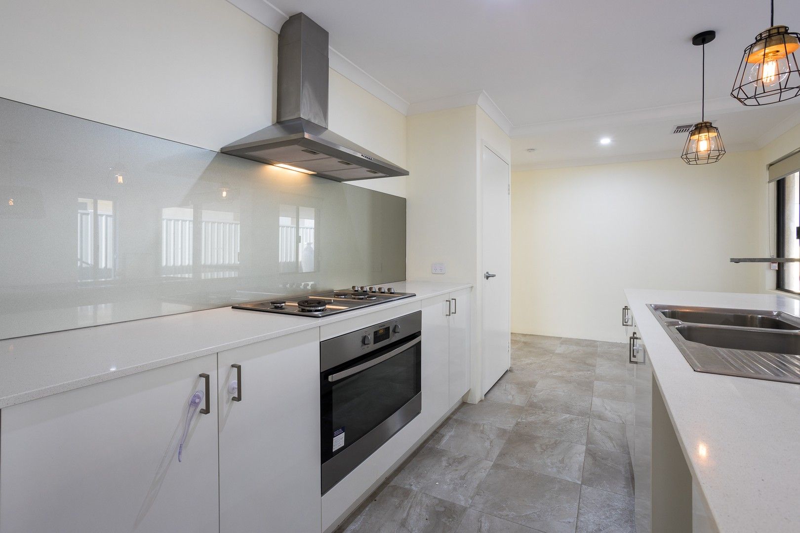 4 bedrooms House in 48 Potoroo St BANKSIA GROVE WA, 6031