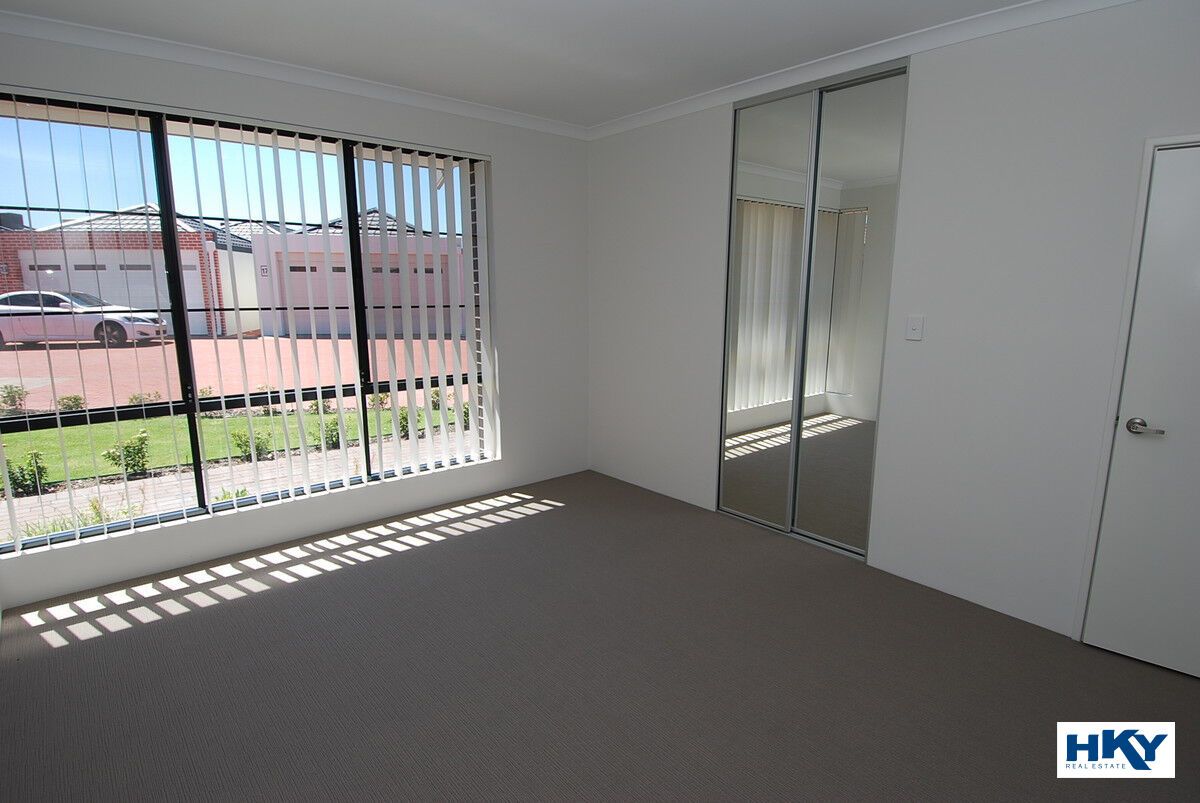 4/10 Cordovan Parkway, Aveley WA 6069, Image 2