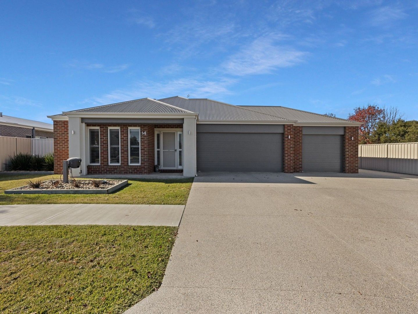 4 bedrooms House in 14 Derry Drive YARRAWONGA VIC, 3730