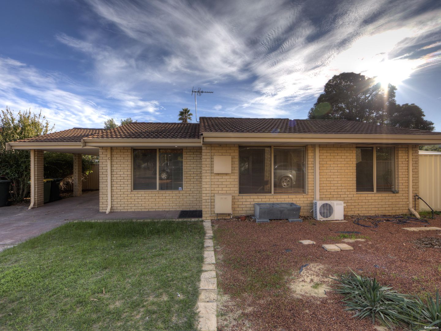 3 bedrooms House in 141c Hartfield Road FORRESTFIELD WA, 6058