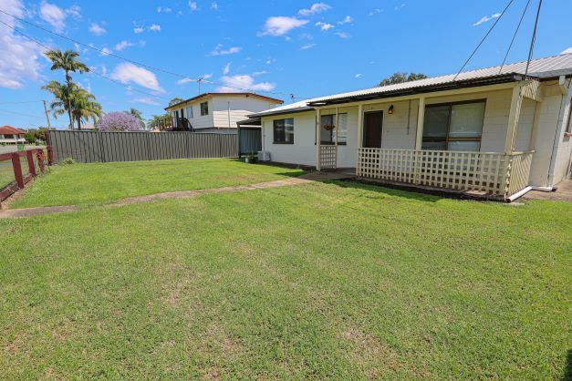 3 bedrooms House in 15 DON STREET LOWOOD QLD, 4311