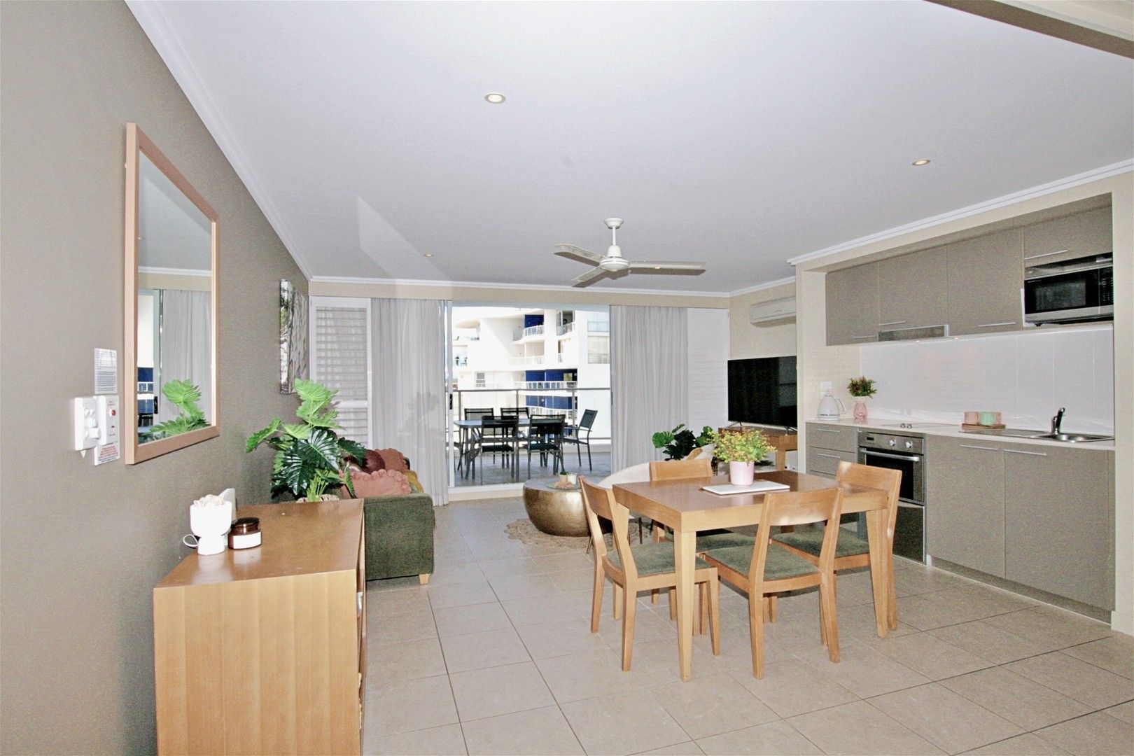 318/569 Esplanade, Urangan QLD 4655, Image 1