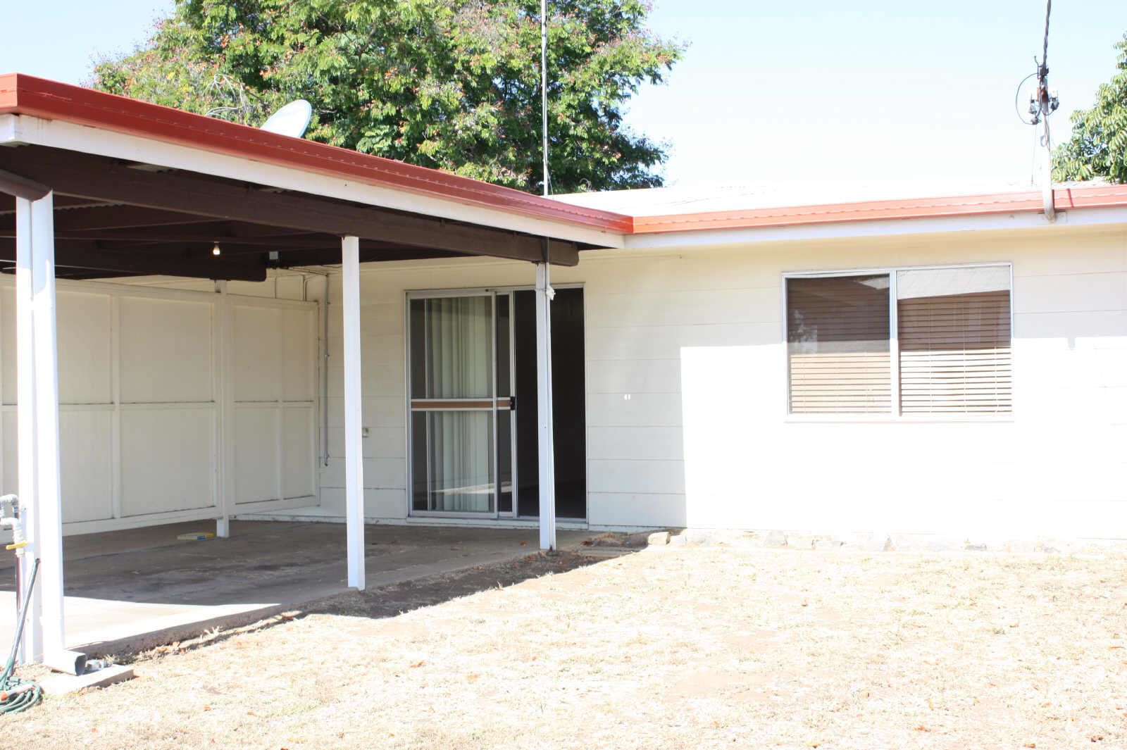 2 bedrooms Apartment / Unit / Flat in 2/9 Umbrella Street BLACKWATER QLD, 4717