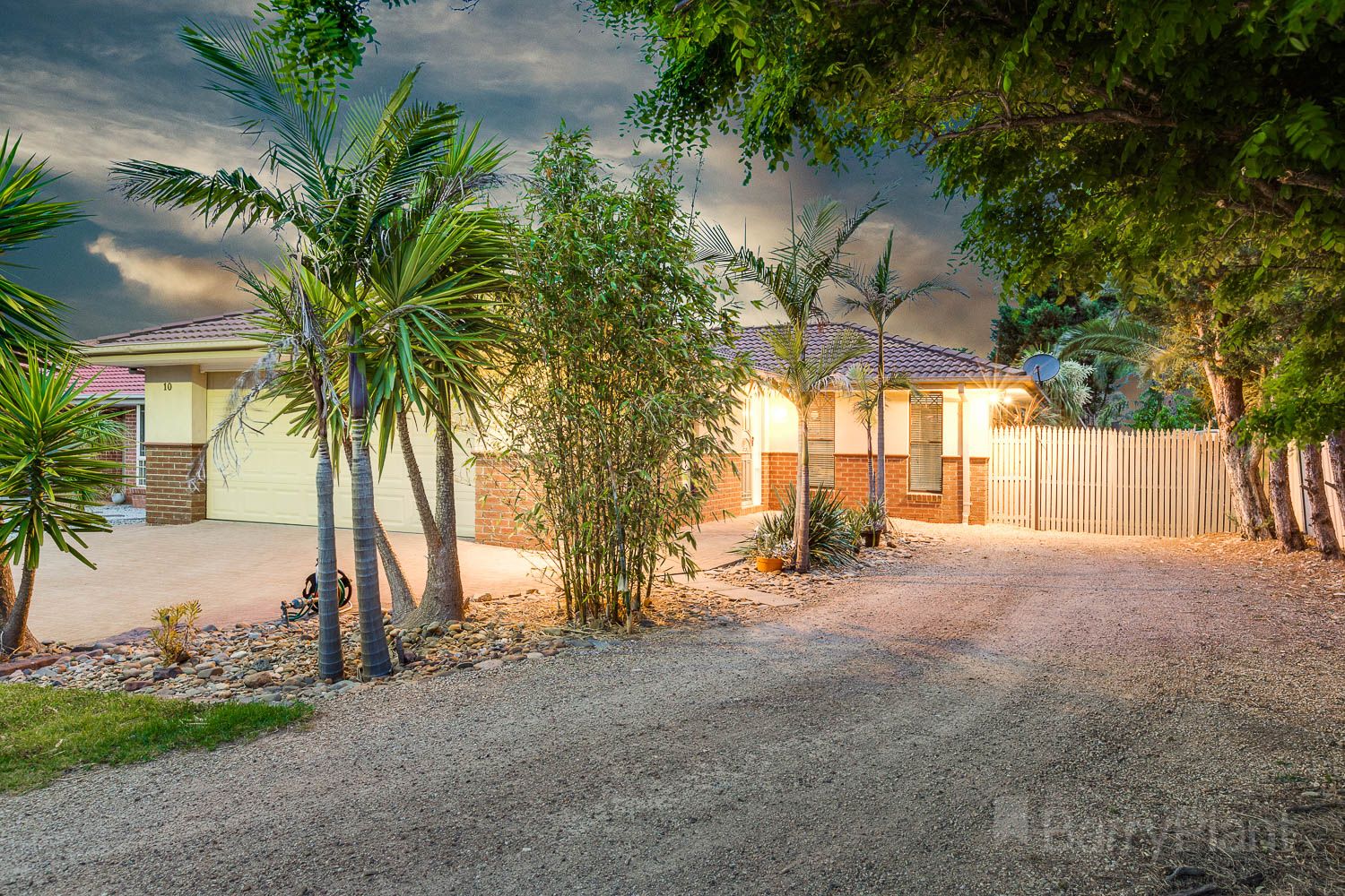 10 Twyford Close, Hillside Property History & Address Research Domain