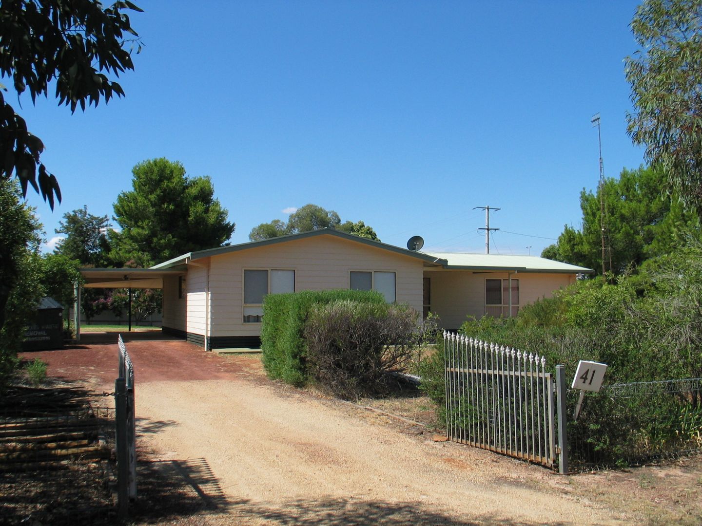 Property Report for 41 Kurrajong Street, Barellan NSW 2665