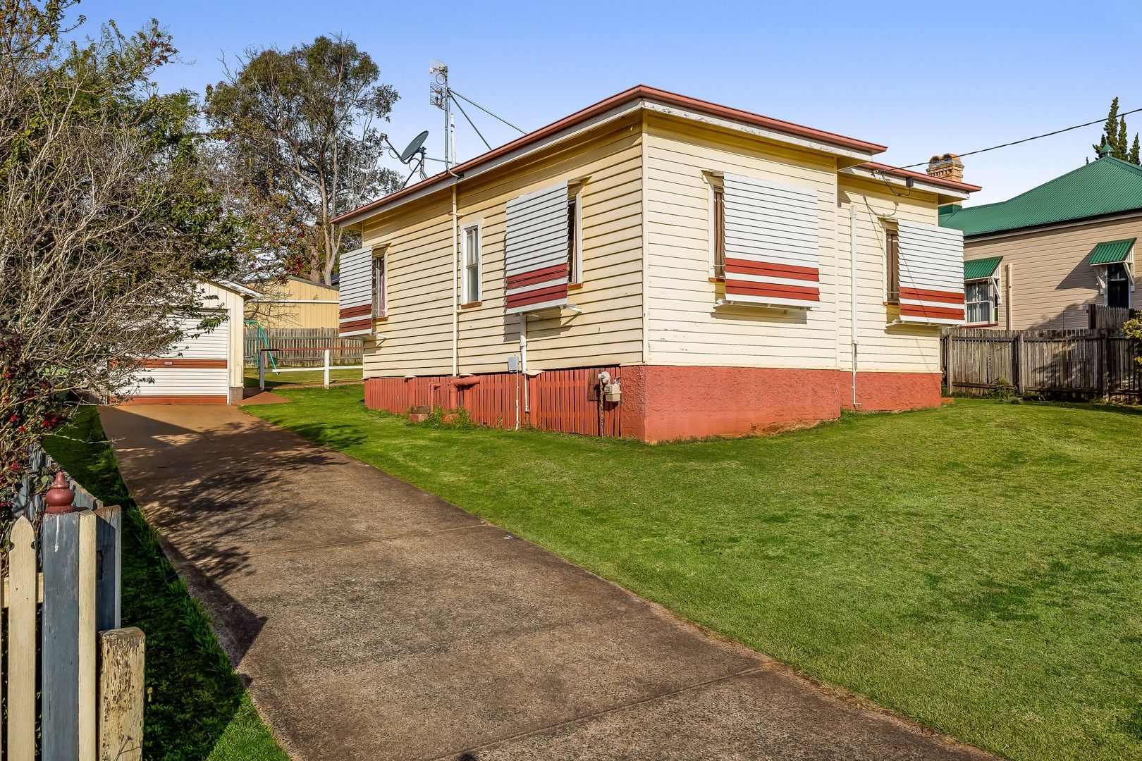 2 bedrooms House in 4 Hampshire Street NORTH TOOWOOMBA QLD, 4350