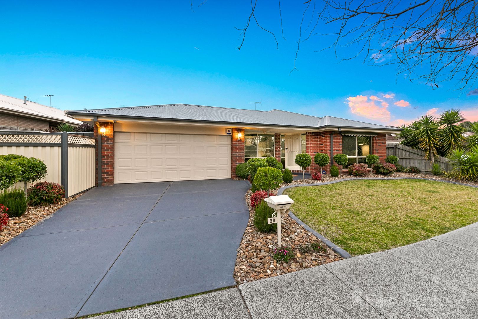 28 Hammerwood Green, Beaconsfield VIC 3807, Image 2