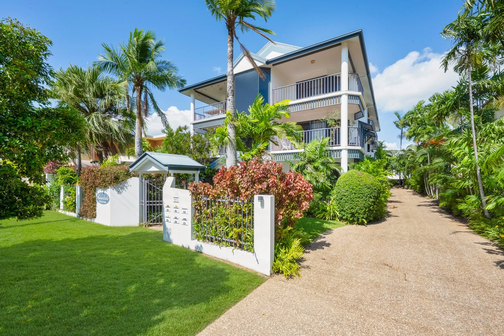 2/106 Eyre Street, North Ward QLD 4810