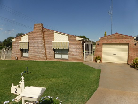 2 Russell Street, Parkes NSW 2870