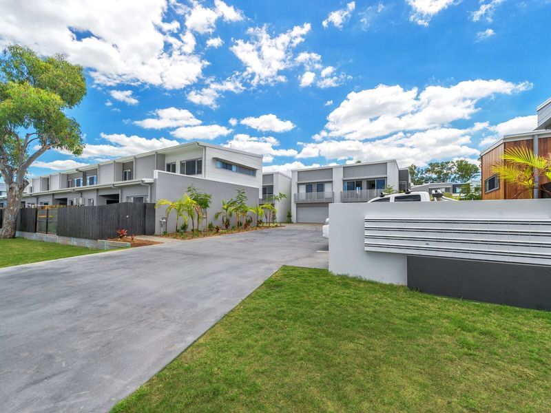 3 bedrooms Townhouse in 11/1 Wattle Street CANNON HILL QLD, 4170