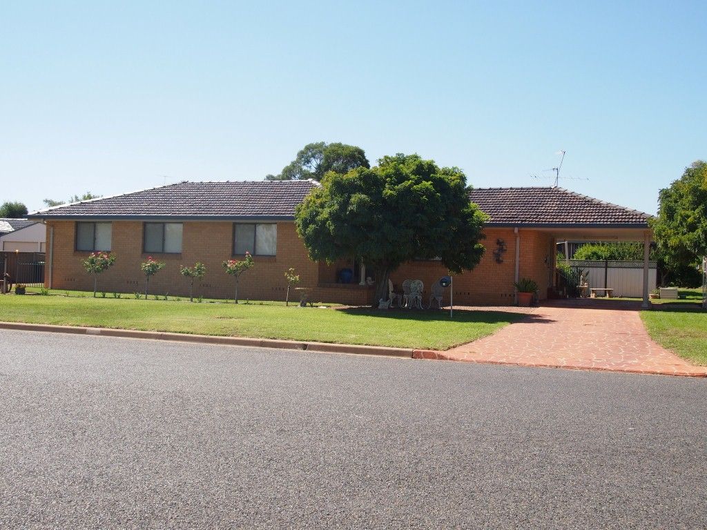 2 Doyle Street, CONDOBOLIN NSW 2877, Image 0