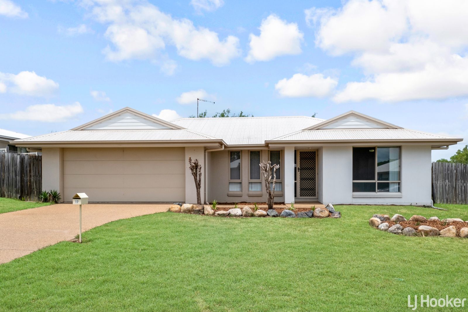 4 bedrooms House in 17 Taramoore Road GRACEMERE QLD, 4702