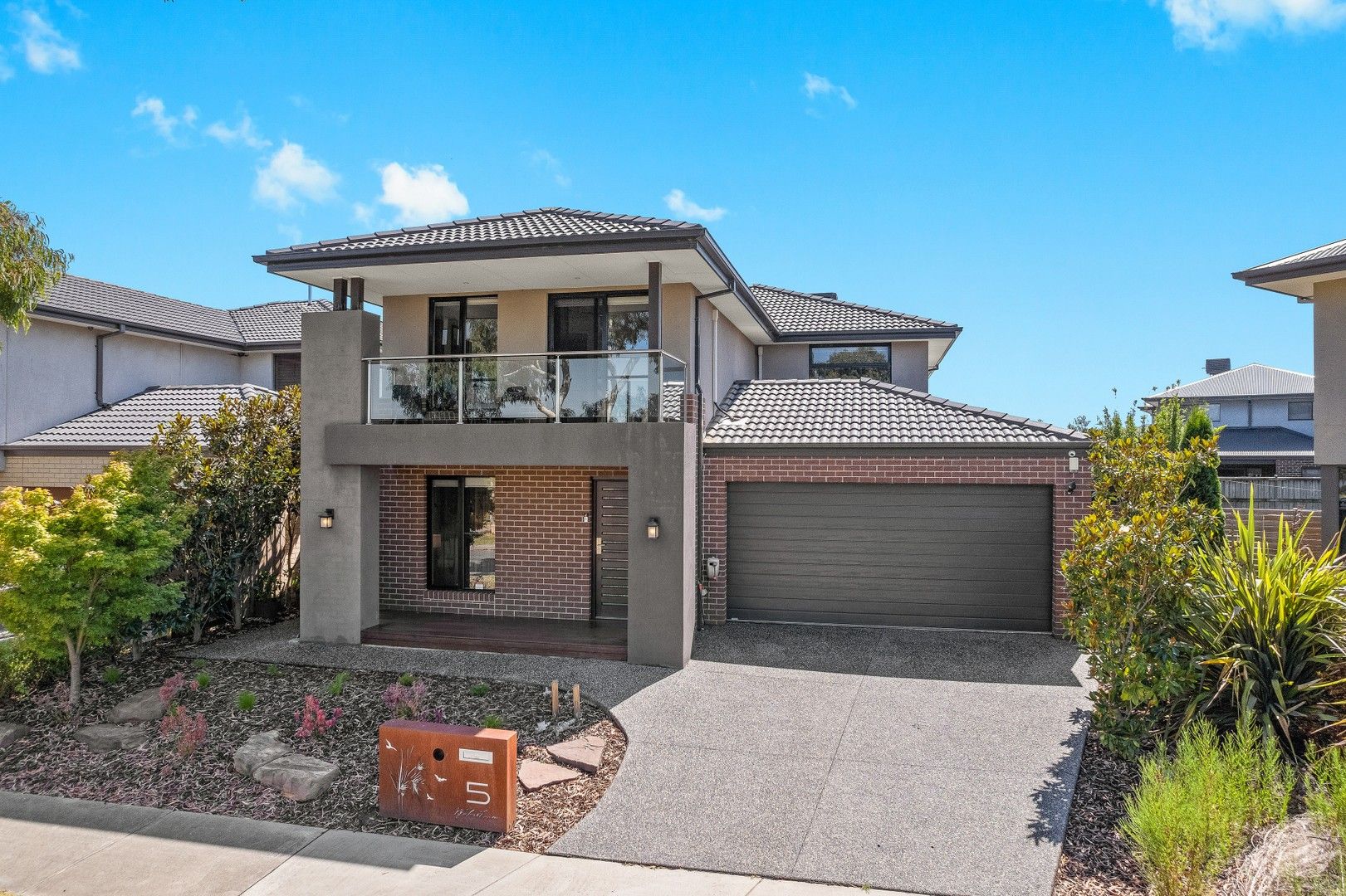 5 bedrooms House in 5 Waterbloom Avenue CLYDE NORTH VIC, 3978
