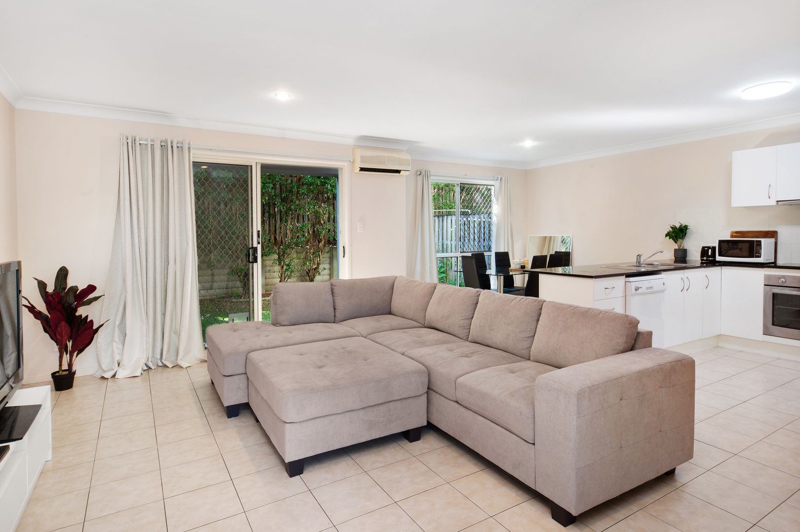 17/1-3 Carnarvon Court, Oxenford QLD 4210, Image 1