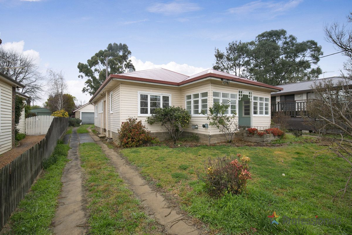 98a Mann Street Armidale Nsw 2350 Domain