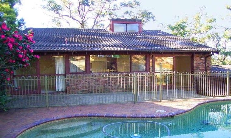 4 bedrooms House in 239 Quarter Sessions Road WESTLEIGH NSW, 2120