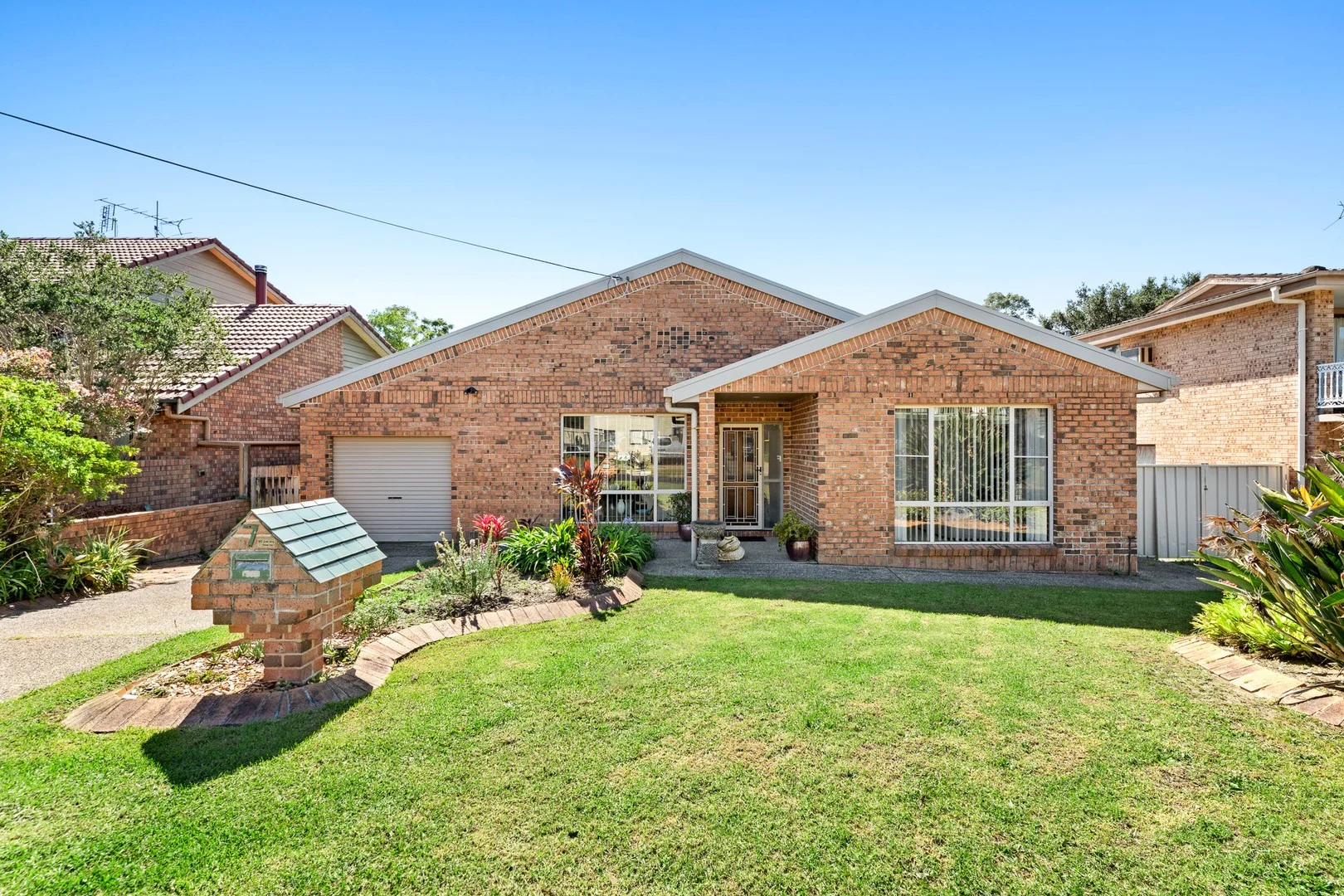 7 Cook Avenue, Surf Beach NSW 2536