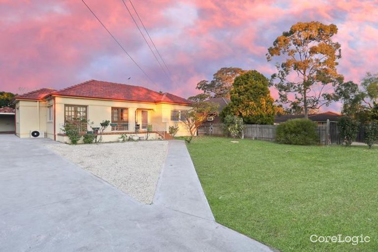 3 bedrooms House in 217 Old Windsor Road NORTHMEAD NSW, 2152