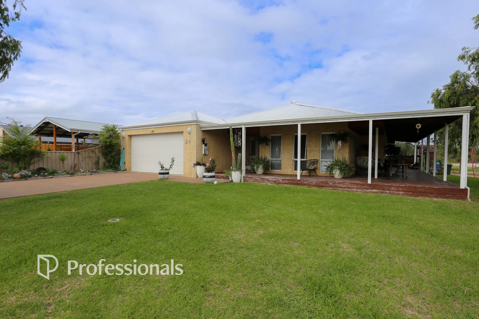 24 Woody Avenue, Castletown WA 6450