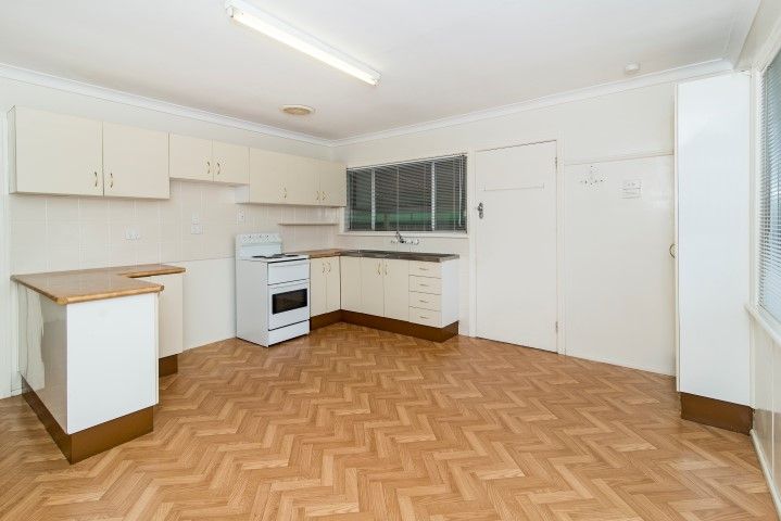6 Corser Street, Centenary Heights QLD 4350, Image 2