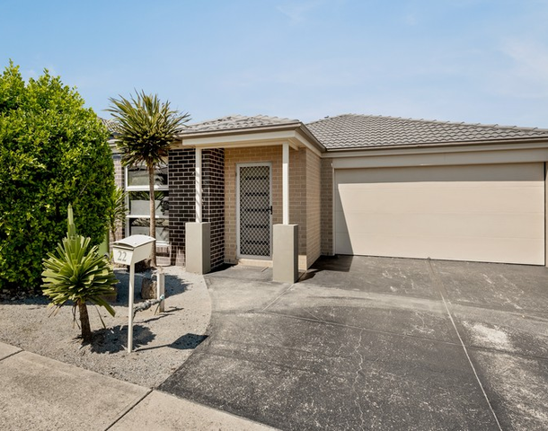 22 Cascade Way, Pakenham VIC 3810