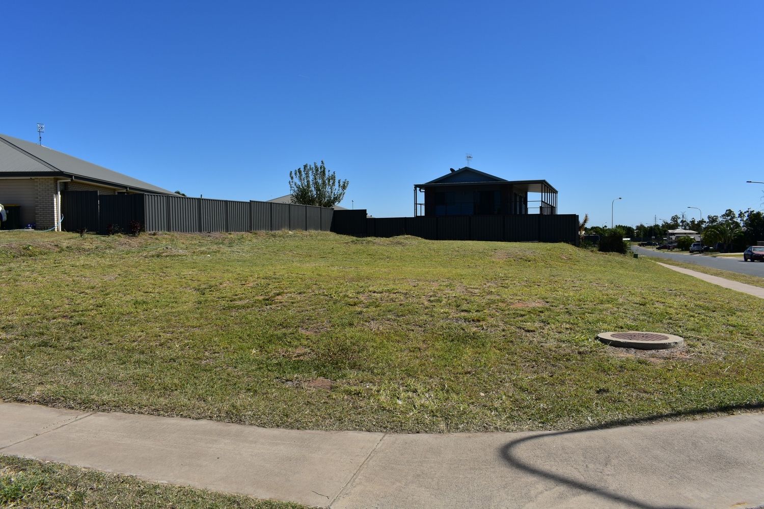 27 Trenaman Street, Moranbah QLD 4744, Image 2