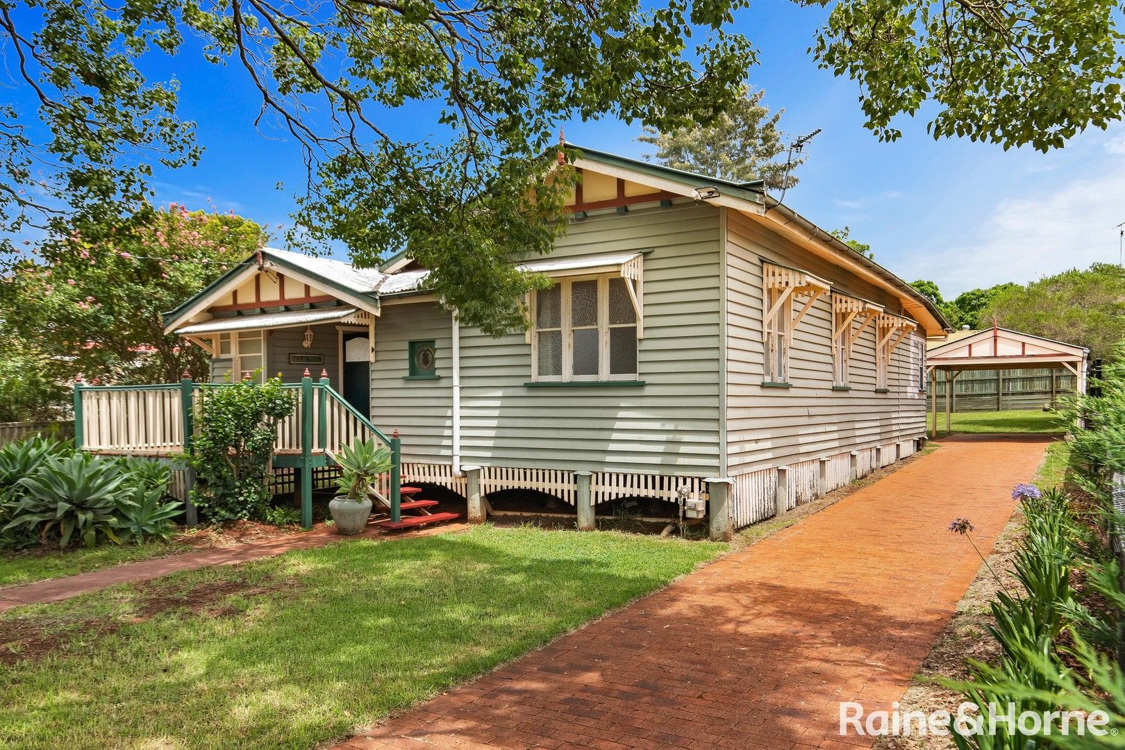 3 bedrooms House in 23 Gowrie Street TOOWOOMBA CITY QLD, 4350