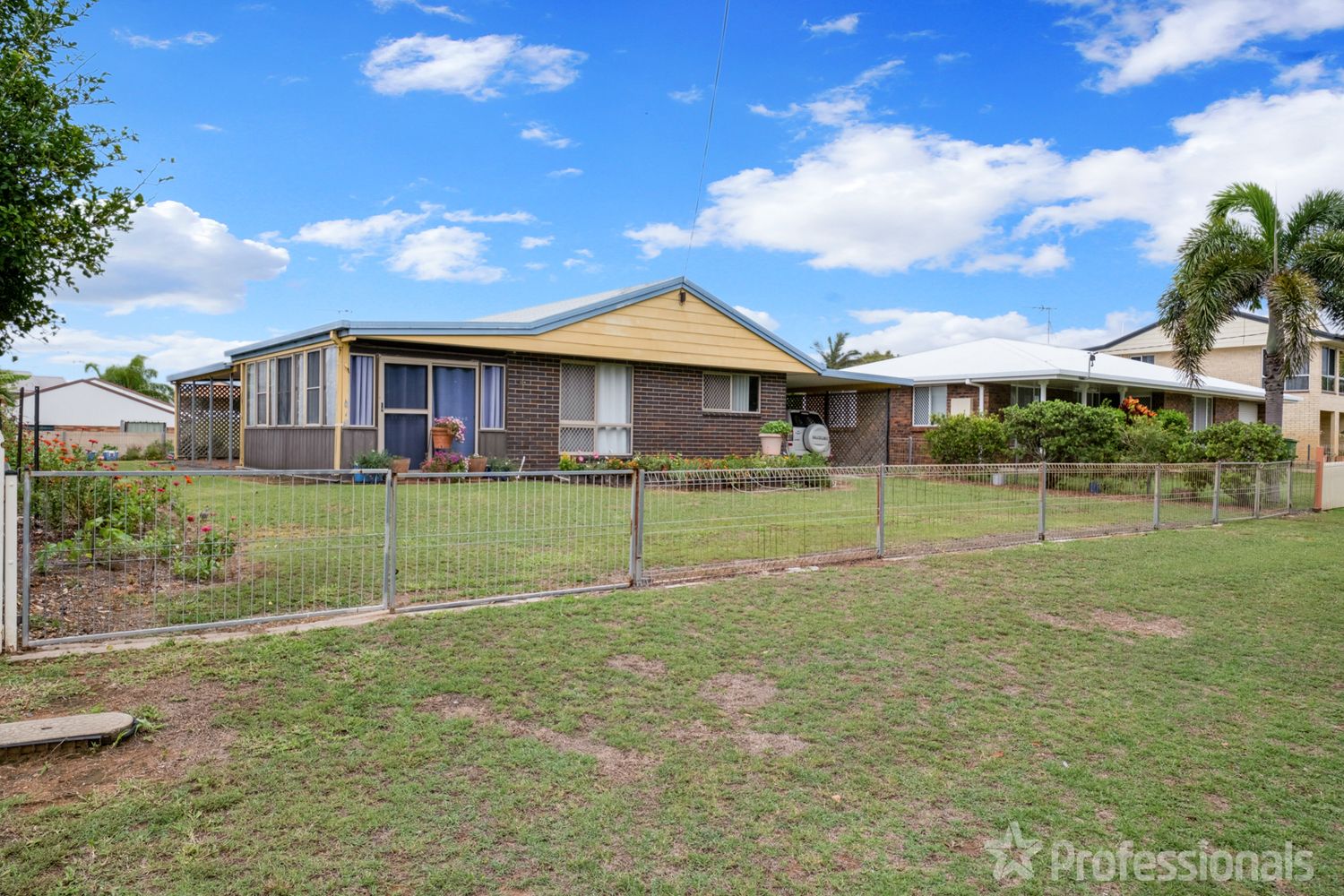 104 Limpus Avenue, Keppel Sands QLD 4702, Image 2