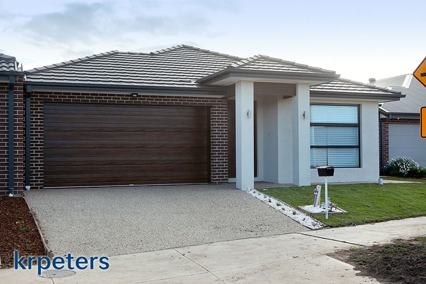 4 bedrooms House in 37 Dodson Road OFFICER VIC, 3809