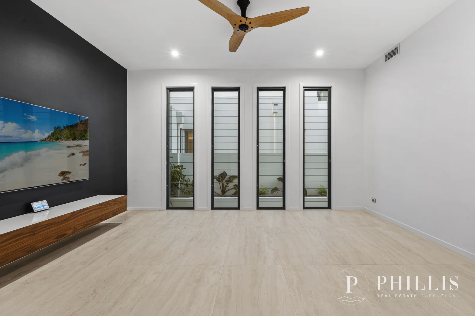 Additional image 86 of 2515 Cressbrook Drive, Hope Island QLD 4212