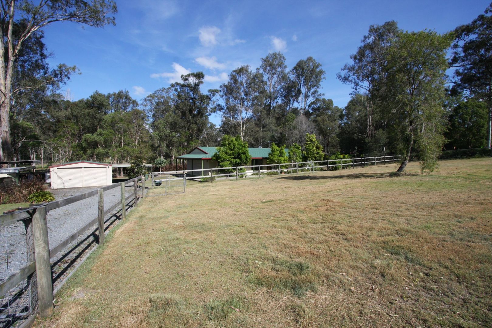 4852 Diamentina Drive, Logan Village Property History & Address