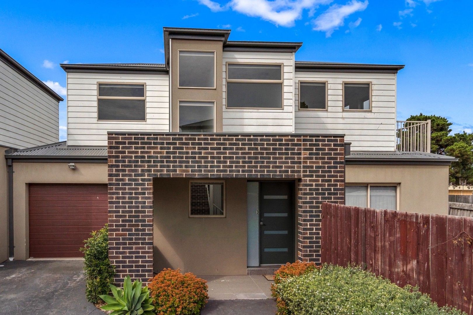 2 bedrooms Townhouse in 3/11 Birch Avenue TULLAMARINE VIC, 3043