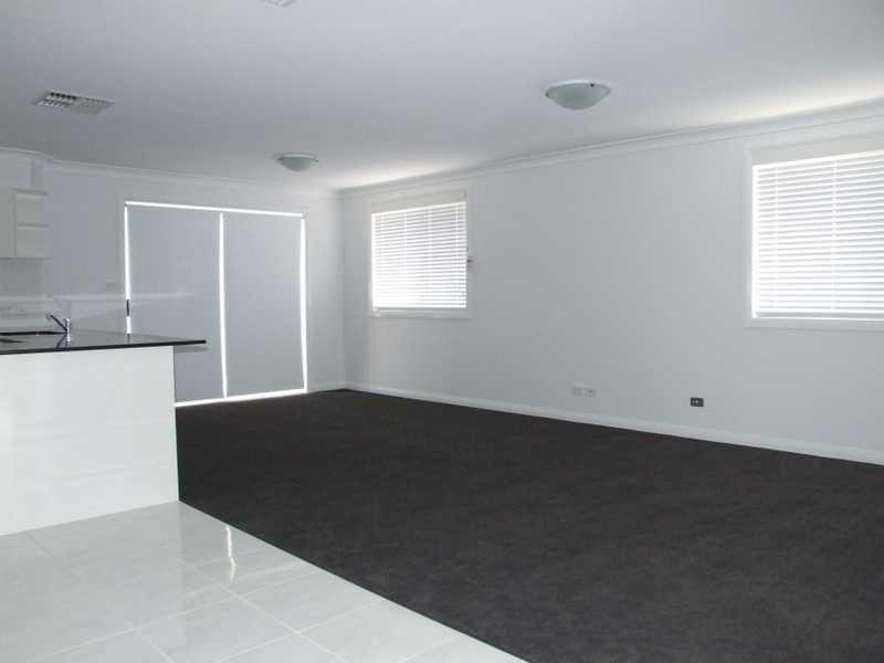 1/9 Warrumbungle Close, TAMWORTH NSW 2340, Image 2