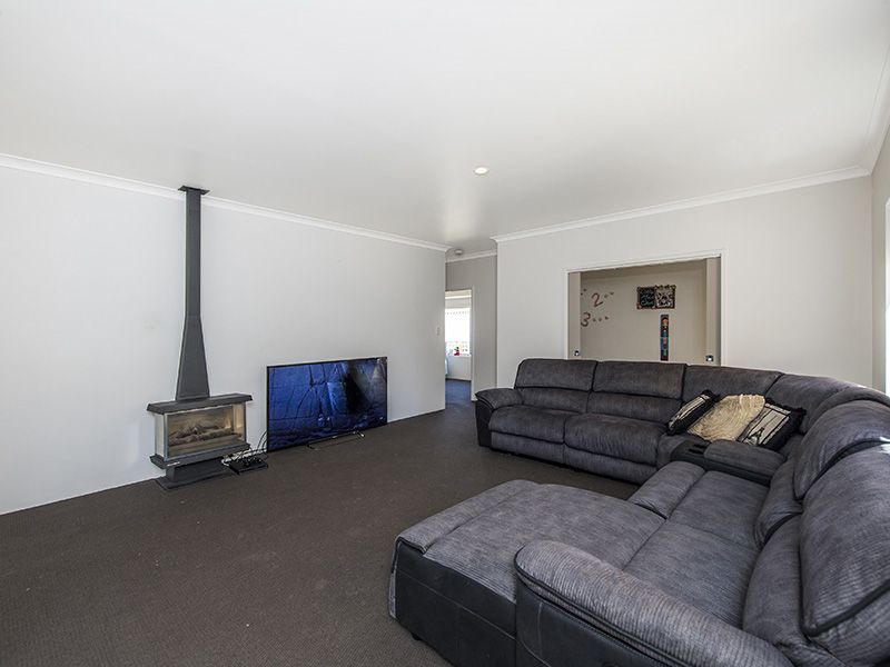 21 Naturaliste Avenue, Usher WA 6230, Image 2