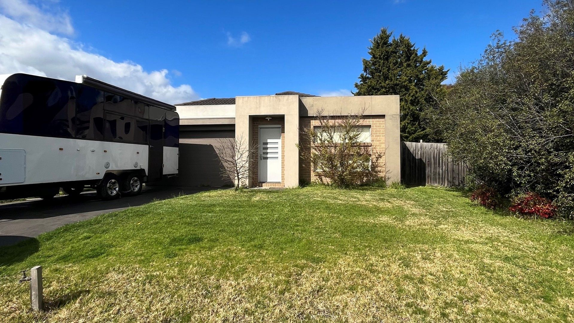 3 bedrooms House in 81 Bradman Boulevard TRARALGON VIC, 3844
