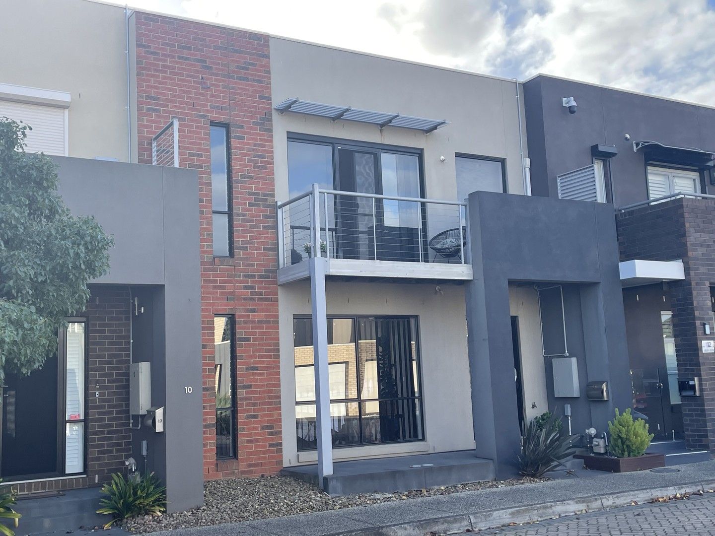 3 bedrooms House in 11 Oldis Close CAROLINE SPRINGS VIC, 3023
