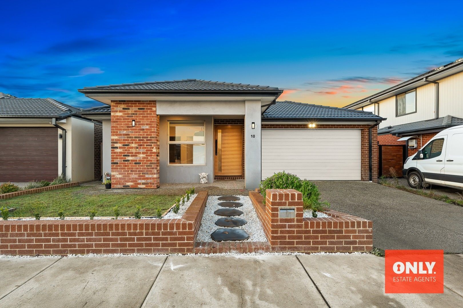 3 bedrooms House in 10 Damice Street CLYDE NORTH VIC, 3978