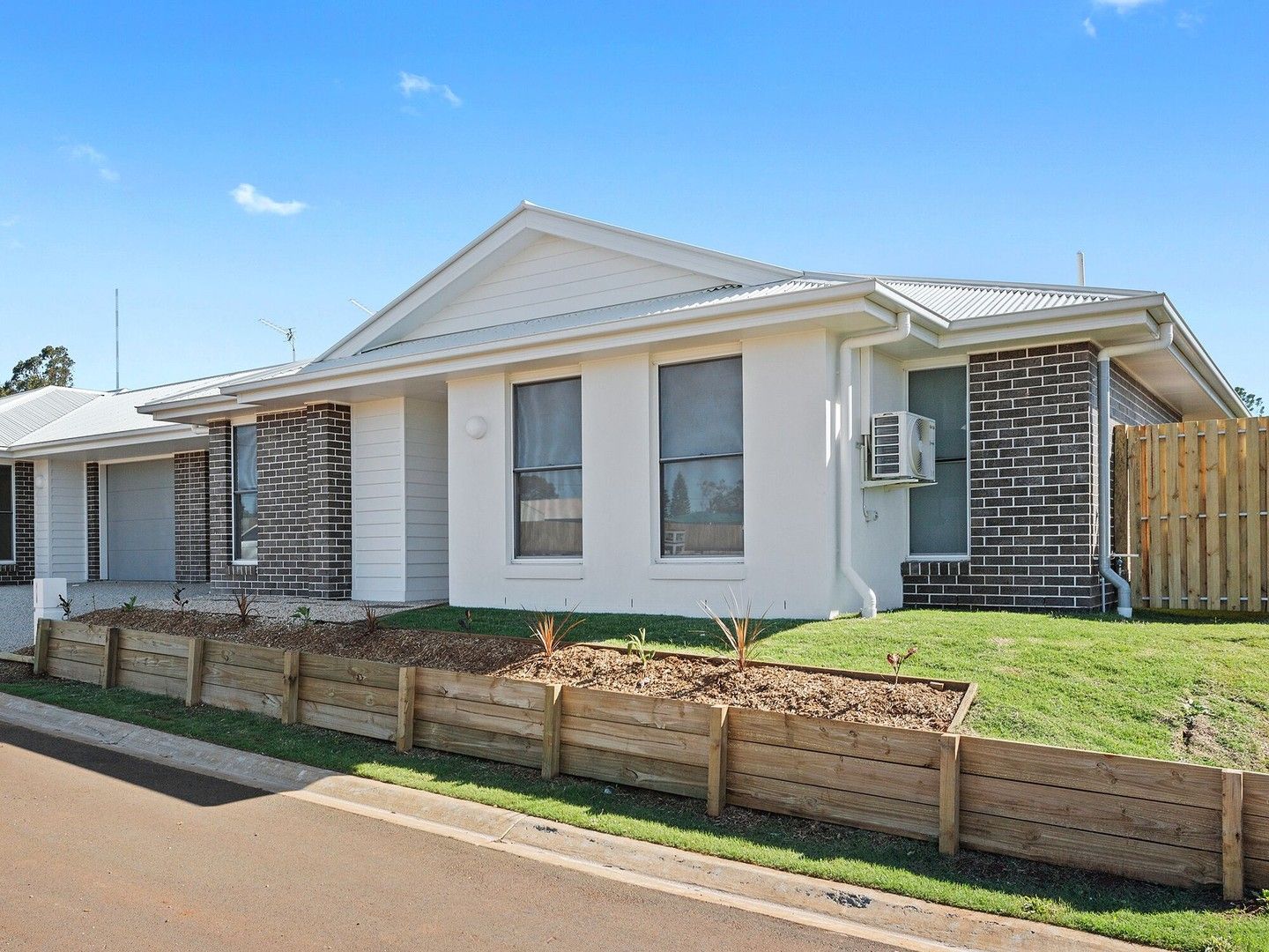 3 bedrooms Duplex in 21b/65 Cambooya Street DRAYTON QLD, 4350