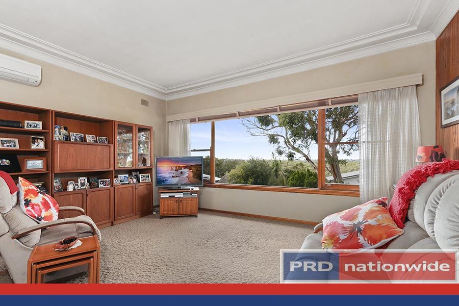 6 Bimbadeen Avenue, Lugarno NSW 2210, Image 2