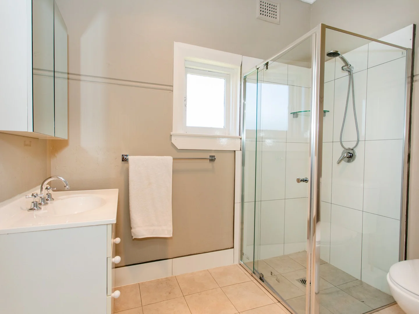 Additional image 6 of Room 1/12 Spring Street, Young NSW 2594