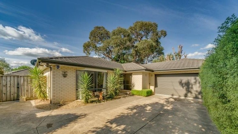 3 bedrooms Townhouse in 2/125 Cambridge  Road MOOROOLBARK VIC, 3138
