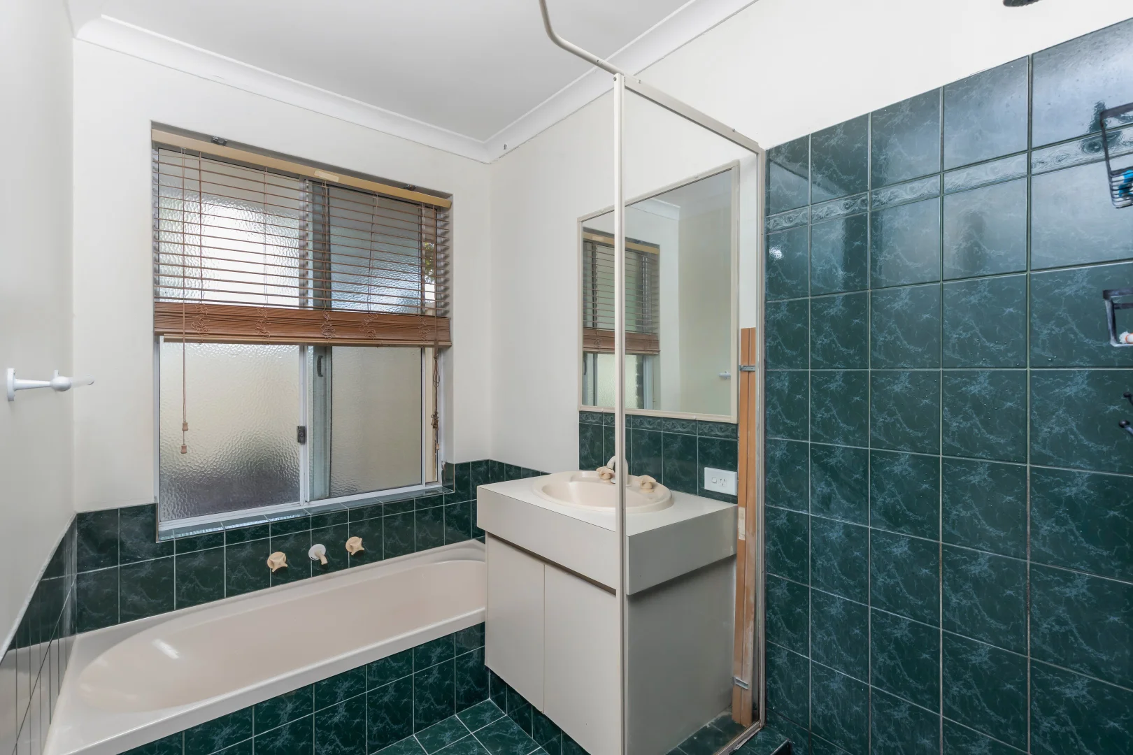 Additional image 14 of 18 Lakewook Cove, Kenwick WA 6107