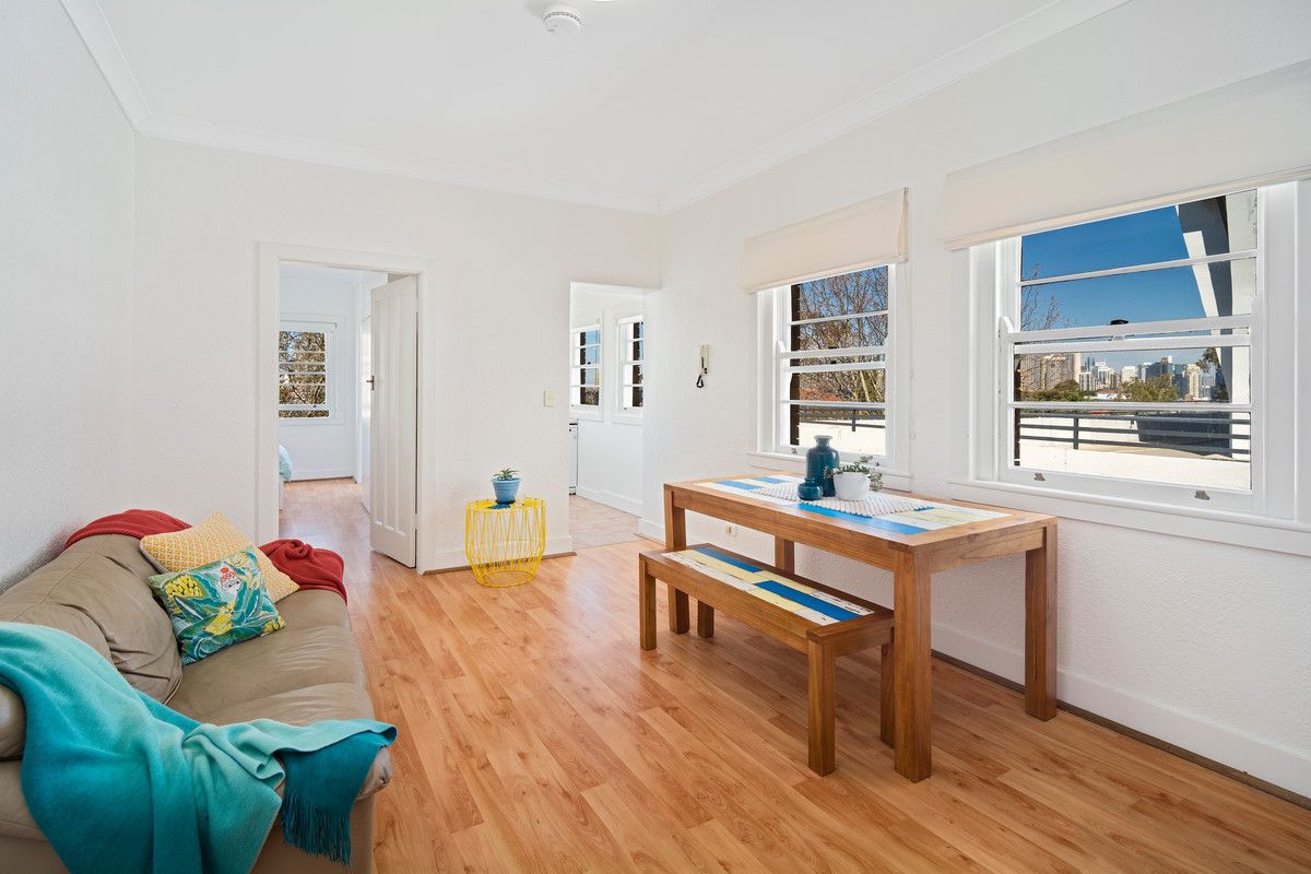1 bedrooms Apartment / Unit / Flat in 4/188 Blues Point Road MCMAHONS POINT NSW, 2060