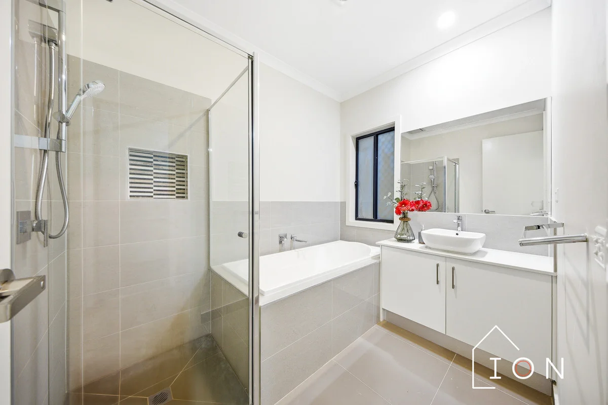 Additional image 24 of 8 Bluebank Avenue, Clyde North VIC 3978