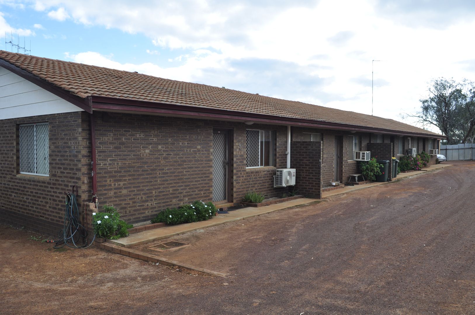 2 bedrooms House in 21 Braeside Road KATANNING WA, 6317